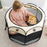 Folding fence for pets